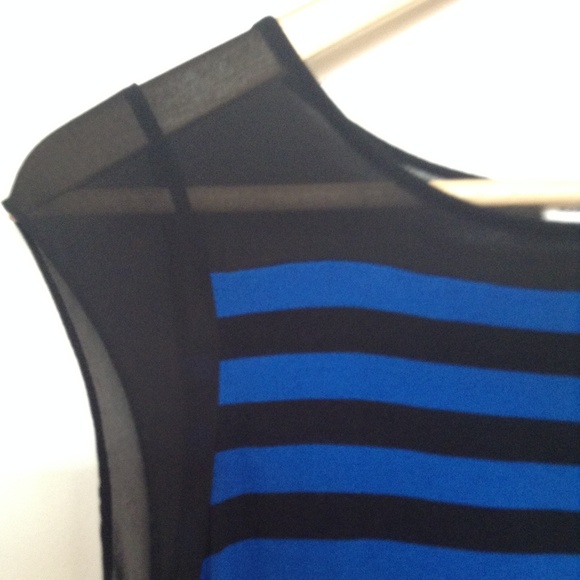 DKNYC blue & black striped top with cap sleeves - Picture 2 of 6